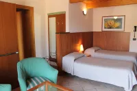 Villa Giglio Hotels in Сомма-Ломбардо