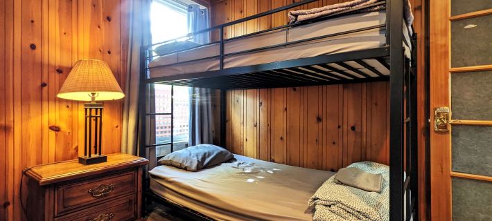 Bunk & Brew Historic Lucas House - Hostel Hotele w: Bend