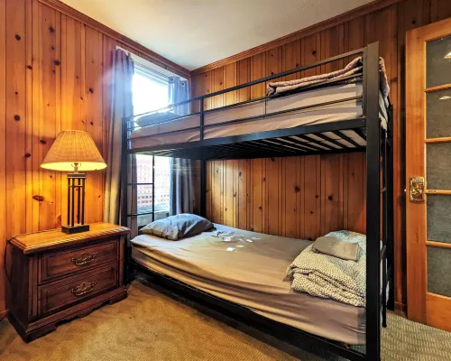 Bunk & Brew Historic Lucas House - Hostel Hotels in Bend