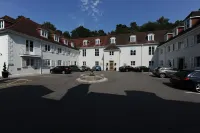 Gorse Hill Hotel - parking