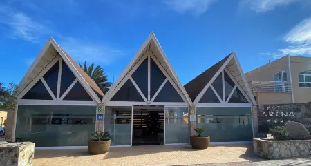 Hotel Arena Suite Отели рядом с достопримечательностью «Seven Pints»