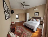 Harewood Lodge Hotels near Nahoon Beach