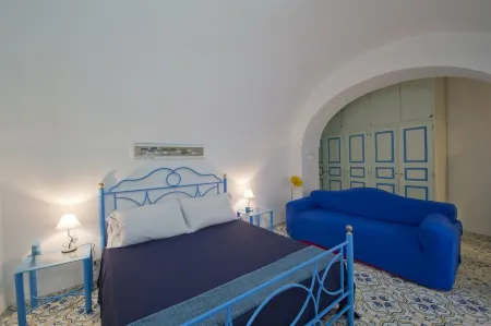 Casa Sunset, Among the Stairs of Praiano