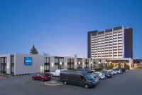 Travelodge by Wyndham Hotel & Convention Centre Quebec City Hotels near Design School of Laval University