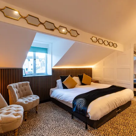 Holly Lodge Guest House with Free Off Site Health Club