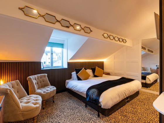 Holly Lodge Guest House with Free Off Site Health Club