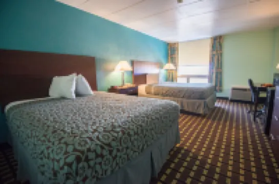 Days Inn by Wyndham Fort Wright Cincinnati Area