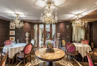 Castelo Saint Andrews Hotels in Gramado