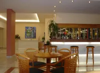Andromeda Hotel Apartments - Quầy Bar