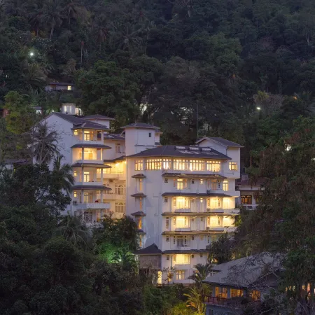 Oak Ray Serene Garden Hotel