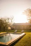 Hamiltons Lodge & Restaurant - مسبح