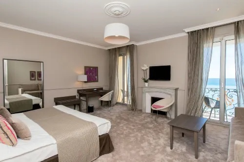 Hôtel le Royal Promenade des Anglais