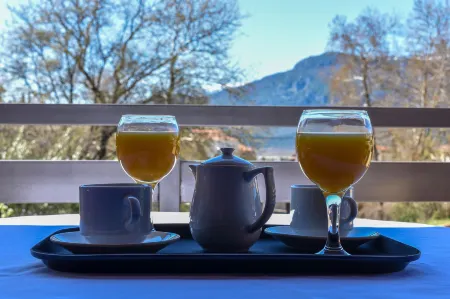 Elia Deluxe Accommodation Отели рядом с достопримечательностью «Монастырь Святого Стефана»