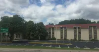 Albert Lea Inn and Suites - parking