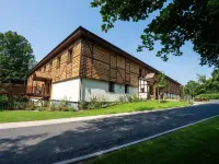 Warwick Castle Hotel & Knight's Village Hotels in Warwick