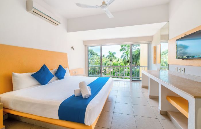 Hotel Ixzi Plus