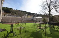 L'Empereur, sa Femme et le petit Prince Hotel a Saint-Nabord
