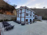 ÇARDAK Alti Otel Hotels in Arsin