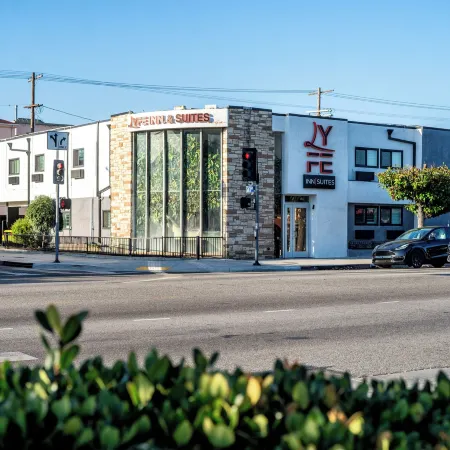 Lyfe Inn & Suites by Aga - Beverly Hills Отели рядом с достопримечательностью «Фэрфакс»