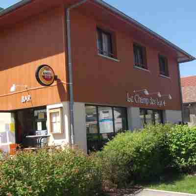 Le Champ des Lys Hotel Exterior