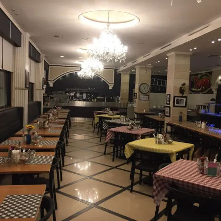 Royal Grand Hotel