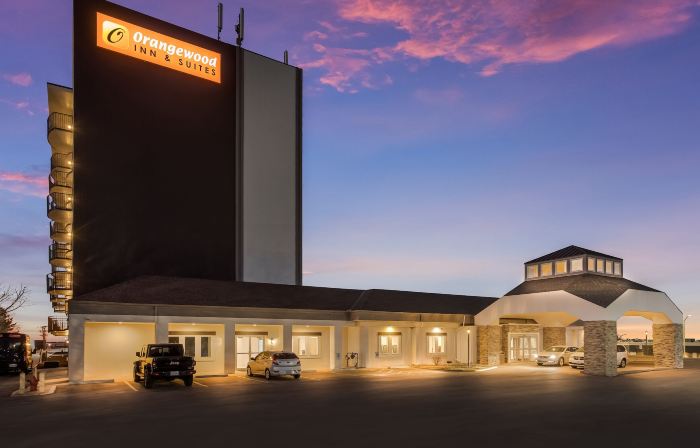 Orangewood Inn & Suites Kansas City Airport
