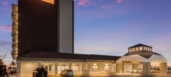 Orangewood Inn & Suites Kansas City Airport 캔자스시티 호텔