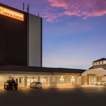 Orangewood Inn & Suites Kansas City Airport