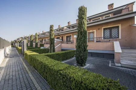 Borgo Aureo Отели рядом с достопримечательностью «Римский университет Тор Вергата»