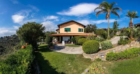 Il Mirto B&B Отели в г. Кьюзанико