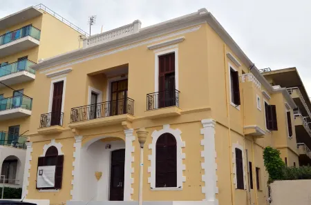 City Center Beach House Отели рядом с достопримечательностью «Пляж Элли»