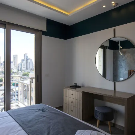 Zur Studios and Suites Отели рядом с достопримечательностью «Церкви в Хариссе»