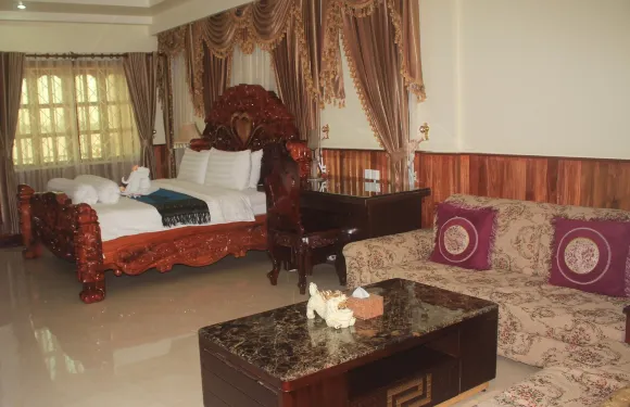 蒙諾姆 2 號 VIP 酒店