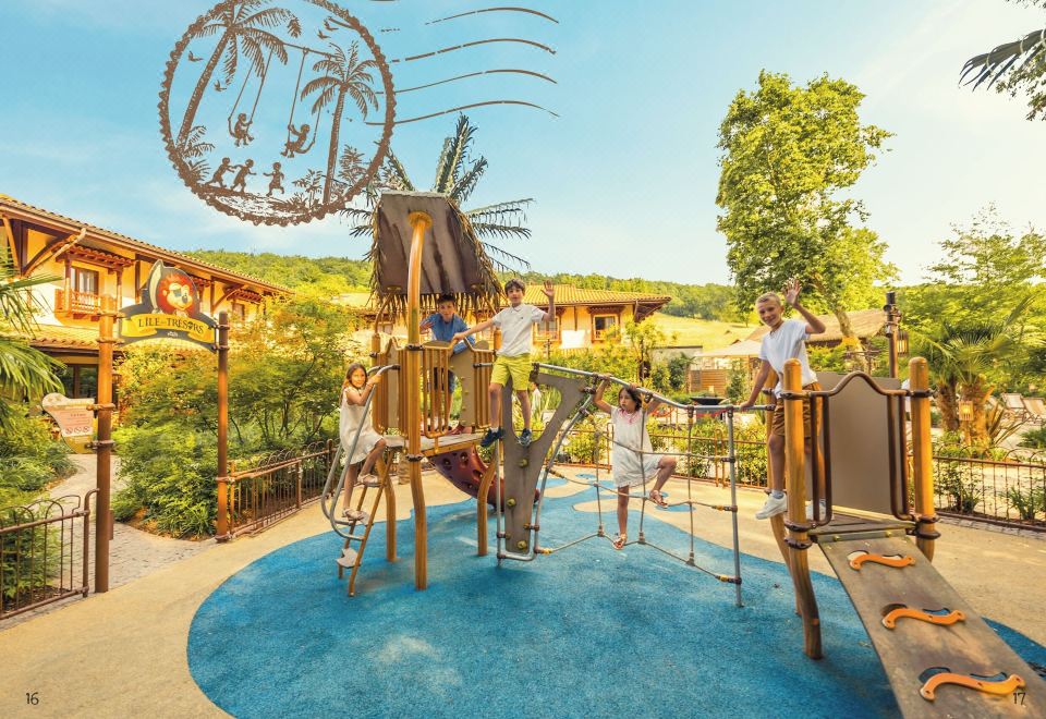 Themed Interior of Hotel des Pirates