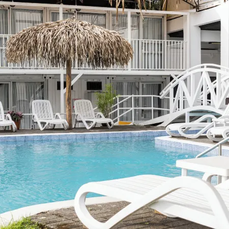 El Faro Containers Beach Hotel
