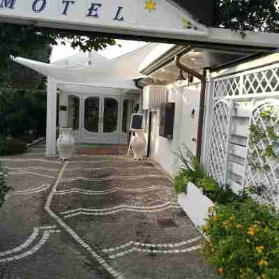 Motel 24H Hotel Exterior