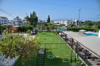 Iraklis Apartments Hotels in Stalida
