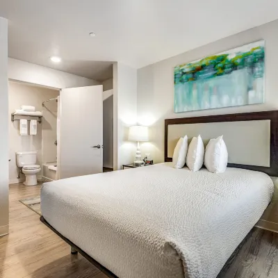 Parks Residential Denver Hoteles cerca de United States Citizenship and Immigration Services