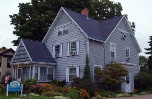 Four Creeks Bed&Breakfast