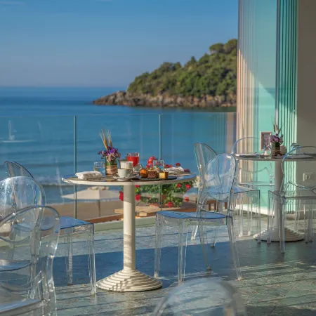 Summit Hotel