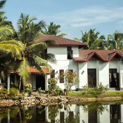 Lagoonvilla Hotel Hotels near Akurala Beach