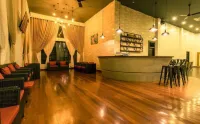 Yeak Loam Hotel - bar