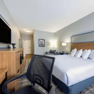 AmericInn by Wyndham Duluth Hotels near Kohl's