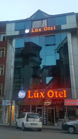 Lux Otel Отели в г. Omer Nasuhi Bilmen Mahallesi