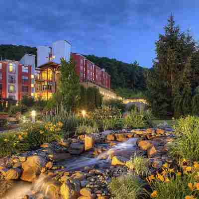 Bear Creek Mountain Resort Hotel Exterior