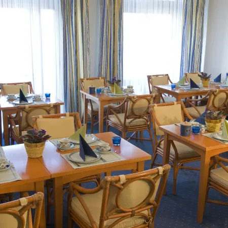 Hotel Gästehaus Forum am Westkreuz Отели рядом с достопримечательностью «Пазинг-Оберменцинг»