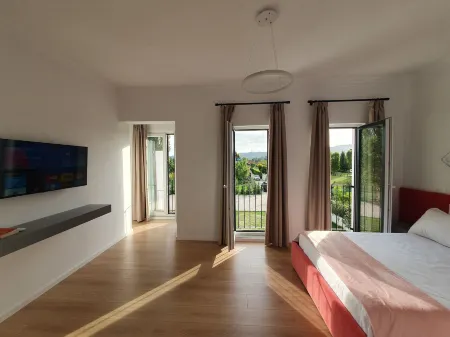 Nerium Garden Inn Tirana Airport Отели рядом с достопримечательностью «Castle of Kruja»