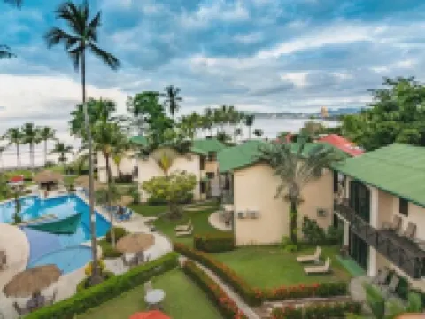 Club del Mar Oceanfront Hotels in Jaco