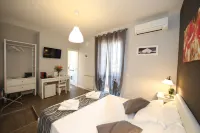 A 2 Passi Dai Musei Luxury Guest House - balcón