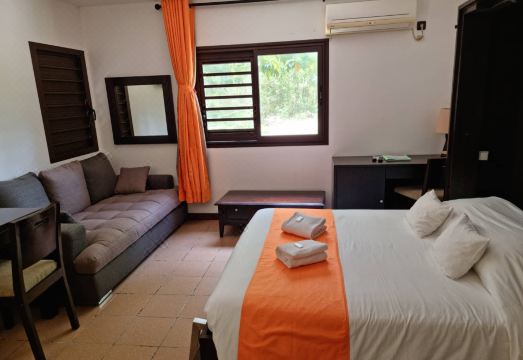 호텔 오아시스 드 키아무의 레스토랑 내부